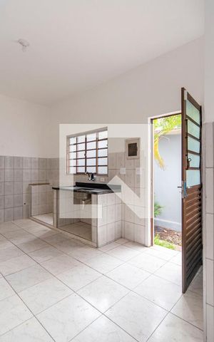 Casa à venda com 197m², 5 quartos e 2 vagas Casa à venda com 197m², 5 quartos e 2 vagasEdícula