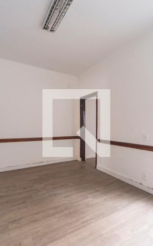 Casa à venda com 197m², 5 quartos e 2 vagas Casa à venda com 197m², 5 quartos e 2 vagasSala 1