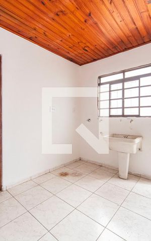 Casa à venda com 197m², 5 quartos e 2 vagas Casa à venda com 197m², 5 quartos e 2 vagasÁrea de Serviço