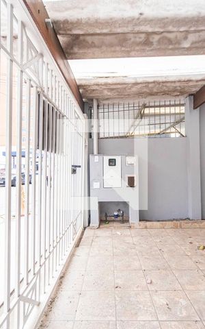 Casa à venda com 197m², 5 quartos e 2 vagas Casa à venda com 197m², 5 quartos e 2 vagasGaragem