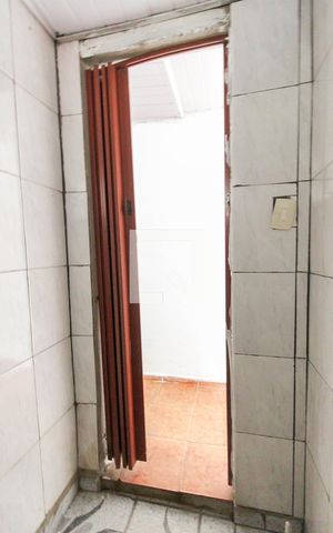 Casa para alugar com 60m², 2 quartos e sem vaga Casa para alugar com 60m², 2 quartos e sem vagaBanheiro