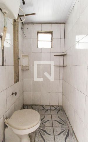 Casa para alugar com 60m², 2 quartos e sem vaga Casa para alugar com 60m², 2 quartos e sem vagaBanheiro
