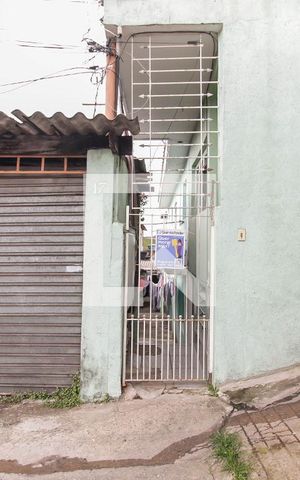 Casa para alugar com 60m², 2 quartos e sem vaga Casa para alugar com 60m², 2 quartos e sem vagaFachada