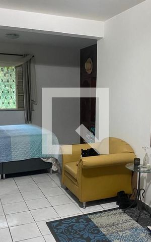 Casa de condomínio à venda com 350m², 6 quartos e 7 vagas Casa de condomínio à venda com 350m², 6 quartos e 7 vagasQuarto
