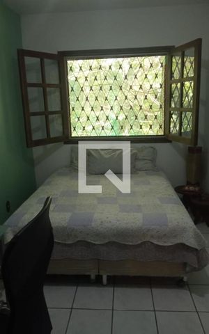 Casa de condomínio à venda com 350m², 6 quartos e 7 vagas Casa de condomínio à venda com 350m², 6 quartos e 7 vagasQuarto
