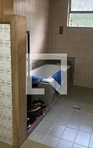 Casa de condomínio à venda com 350m², 6 quartos e 7 vagas Casa de condomínio à venda com 350m², 6 quartos e 7 vagasBanheiro