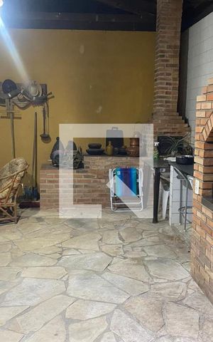 Casa de condomínio à venda com 350m², 6 quartos e 7 vagas Casa de condomínio à venda com 350m², 6 quartos e 7 vagasChurrasqueira