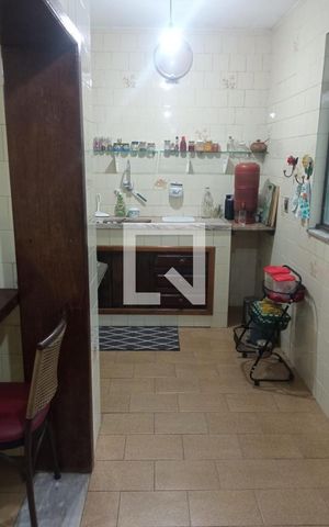 Casa de condomínio à venda com 350m², 6 quartos e 7 vagas Casa de condomínio à venda com 350m², 6 quartos e 7 vagasCozinha