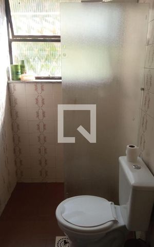 Casa de condomínio à venda com 350m², 6 quartos e 7 vagas Casa de condomínio à venda com 350m², 6 quartos e 7 vagasBanheiro