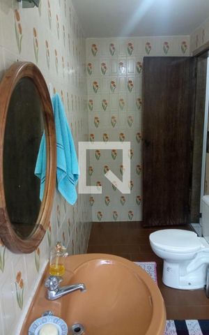 Casa de condomínio à venda com 350m², 6 quartos e 7 vagas Casa de condomínio à venda com 350m², 6 quartos e 7 vagasBanheiro
