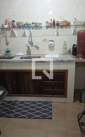 Casa de condomínio à venda com 350m², 6 quartos e 7 vagas Casa de condomínio à venda com 350m², 6 quartos e 7 vagasCozinha