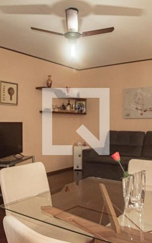 Casa à venda com 300m², 5 quartos e 2 vagasEdícula - Sala