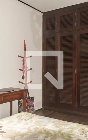 Casa à venda com 300m², 5 quartos e 2 vagasEdícula - Quarto 2