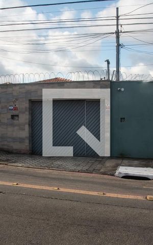 Casa à venda com 300m², 5 quartos e 2 vagasFachada