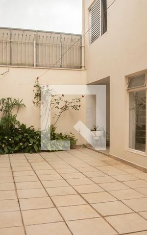 Casa à venda com 300m², 5 quartos e 2 vagasQuintal