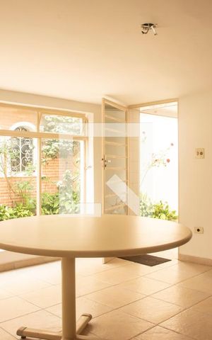 Casa à venda com 300m², 5 quartos e 2 vagasSalão