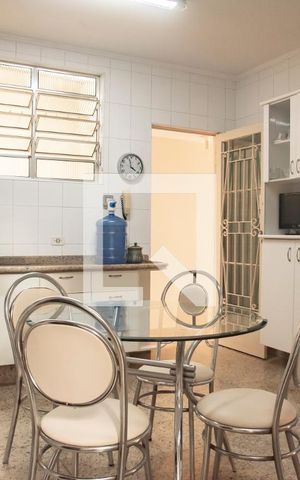 Casa à venda com 300m², 5 quartos e 2 vagasCozinha