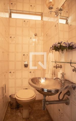 Casa à venda com 300m², 5 quartos e 2 vagasLavabo da Sala
