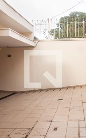 Casa à venda com 300m², 5 quartos e 2 vagasFrente da Casa/Garagem