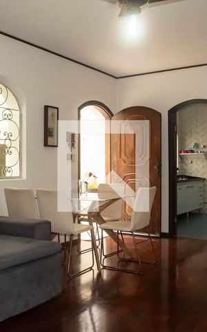 Casa à venda com 300m², 5 quartos e 2 vagasEdícula - Sala