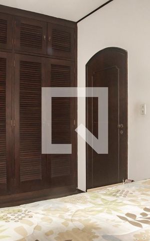 Casa à venda com 300m², 5 quartos e 2 vagasEdícula - Quarto 2