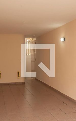 Casa à venda com 300m², 5 quartos e 2 vagasGaragem