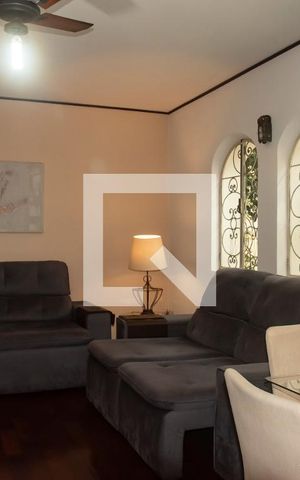 Casa à venda com 300m², 5 quartos e 2 vagasEdícula - Sala
