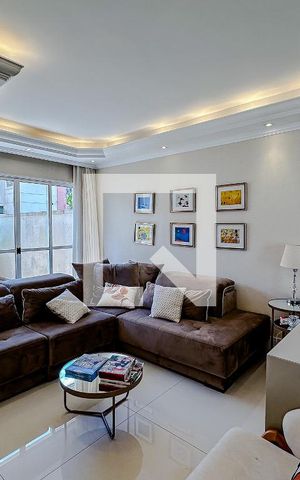 Casa de condomínio à venda com 145m², 3 quartos e 2 vagasSala
