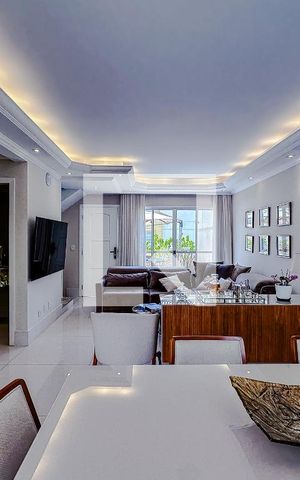 Casa de condomínio à venda com 145m², 3 quartos e 2 vagasSala