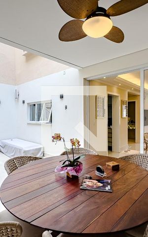 Casa de condomínio à venda com 145m², 3 quartos e 2 vagasÁrea externa