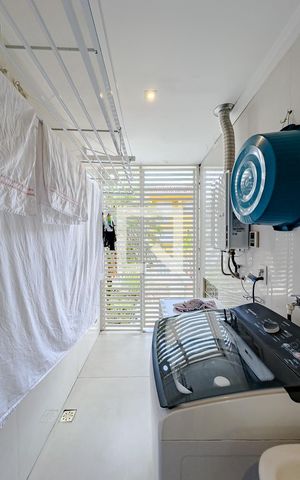 Casa de condomínio à venda com 145m², 3 quartos e 2 vagasÁrea de Serviço
