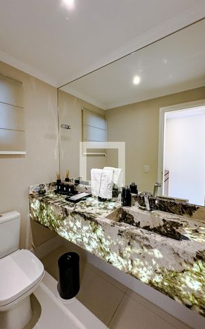 Casa de condomínio à venda com 145m², 3 quartos e 2 vagasLavabo
