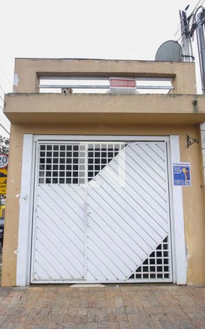 Casa à venda com 200m², 2 quartos e 1 vaga Casa à venda com 200m², 2 quartos e 1 vagaPlaca