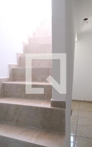 Casa de condomínio à venda com 162m², 2 quartos e 2 vagas Casa de condomínio à venda com 162m², 2 quartos e 2 vagasAcesso do 2º Pav para o 3º Pav (terraço)