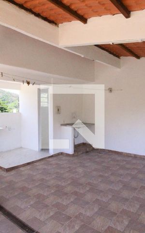 Casa de condomínio à venda com 162m², 2 quartos e 2 vagas Casa de condomínio à venda com 162m², 2 quartos e 2 vagasTerraço