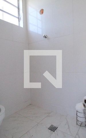 Casa de condomínio à venda com 162m², 2 quartos e 2 vagas Casa de condomínio à venda com 162m², 2 quartos e 2 vagasBanheiro de Serviço