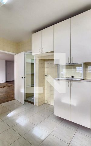 Apartamento à venda com 268m², 4 quartos e 2 vagas Apartamento à venda com 268m², 4 quartos e 2 vagasCozinha