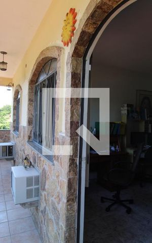 Casa de condomínio à venda com 355m², 4 quartos e 8 vagasQuarto 3 - Varanda