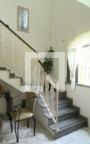 Casa de condomínio à venda com 355m², 4 quartos e 8 vagasSala de estar - Hall