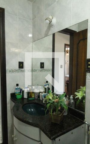 Casa de condomínio à venda com 355m², 4 quartos e 8 vagasBanheiro social 1
