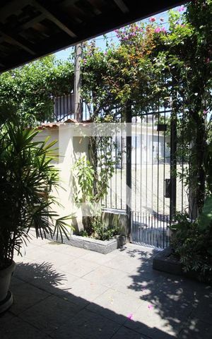 Casa de condomínio à venda com 355m², 4 quartos e 8 vagasFrente da casa