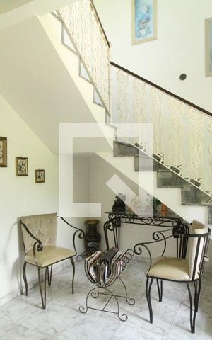 Casa de condomínio à venda com 355m², 4 quartos e 8 vagasSala de estar - Hall