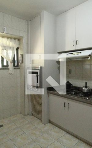 Casa de condomínio à venda com 355m², 4 quartos e 8 vagasCozinha