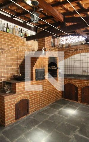 Casa de condomínio à venda com 355m², 4 quartos e 8 vagasChurrasqueira