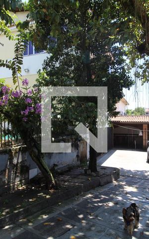 Casa de condomínio à venda com 355m², 4 quartos e 8 vagasGaragem
