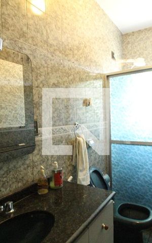 Casa de condomínio à venda com 355m², 4 quartos e 8 vagasBanheiro social 2