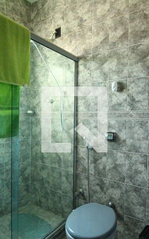 Casa de condomínio à venda com 355m², 4 quartos e 8 vagasBanheiro da suíte 1