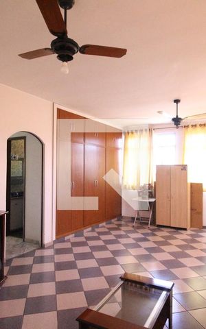 Casa de condomínio à venda com 355m², 4 quartos e 8 vagasSala de TV
