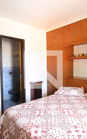 Casa de condomínio à venda com 355m², 4 quartos e 8 vagasSuíte 2