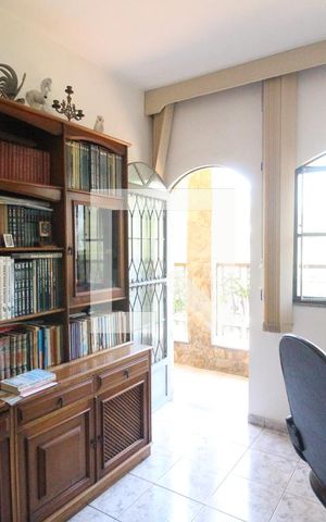 Casa de condomínio à venda com 355m², 4 quartos e 8 vagasQuarto 3 